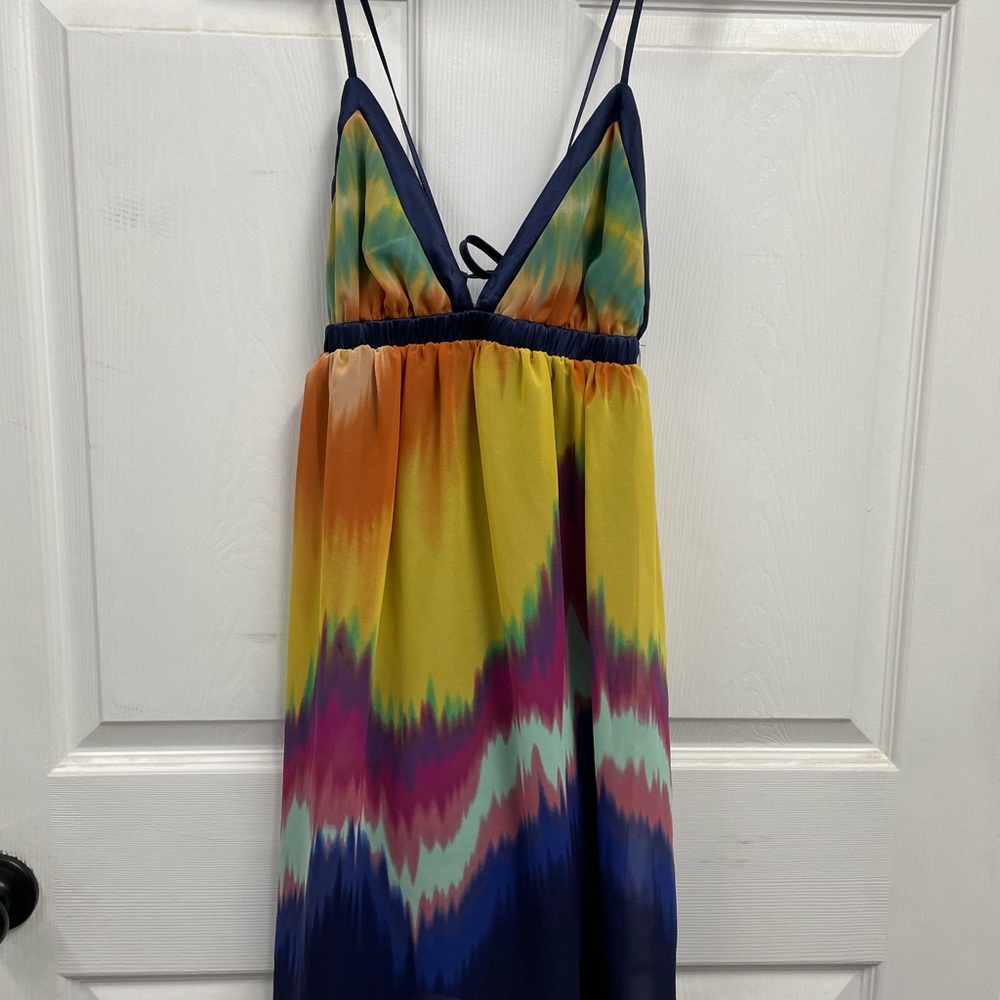 Dress - Picture 1 of 4